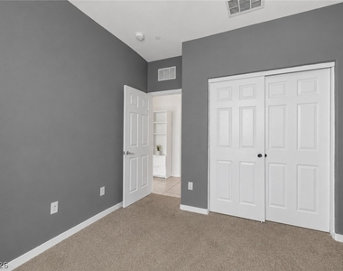 5684 Beguiling Falls Street - Photo Thumbnail 13