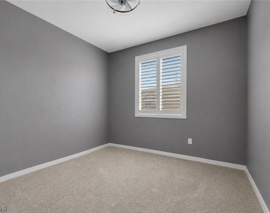 5684 Beguiling Falls Street - Photo Thumbnail 12