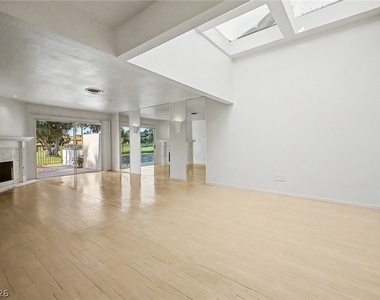 3159 Bel Air Drive - Photo Thumbnail 7