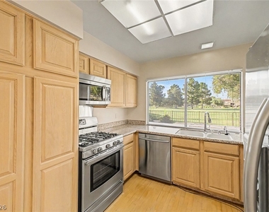 3159 Bel Air Drive - Photo Thumbnail 10