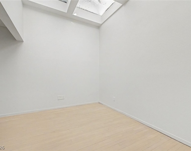 3159 Bel Air Drive - Photo Thumbnail 5
