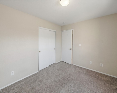 9021 Spirit Canyon Avenue - Photo Thumbnail 11