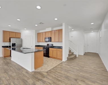 935 Spiracle Avenue - Photo Thumbnail 1
