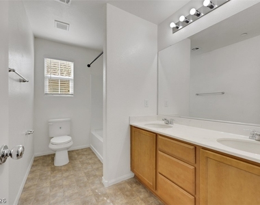 935 Spiracle Avenue - Photo Thumbnail 11