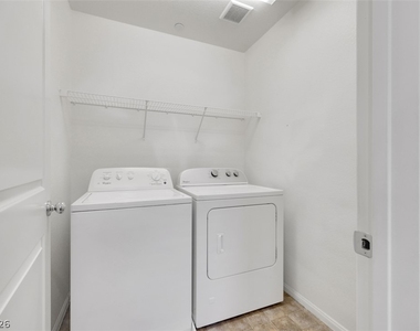 935 Spiracle Avenue - Photo Thumbnail 13