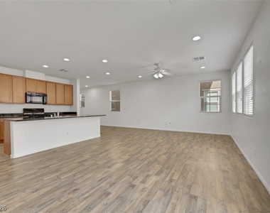 935 Spiracle Avenue - Photo Thumbnail 5