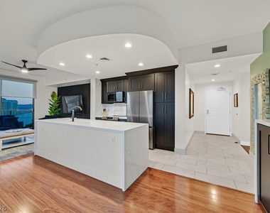200 W Sahara Avenue - Photo Thumbnail 16