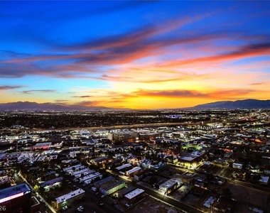200 W Sahara Avenue - Photo Thumbnail 3