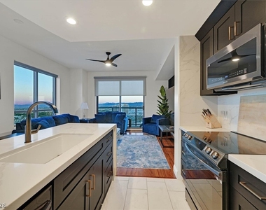 200 W Sahara Avenue - Photo Thumbnail 12
