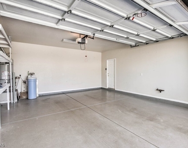 10517 Howling Coyote Avenue - Photo Thumbnail 25