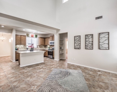 10517 Howling Coyote Avenue - Photo Thumbnail 8