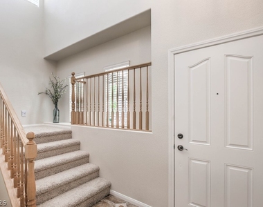 10517 Howling Coyote Avenue - Photo Thumbnail 6