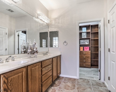 10517 Howling Coyote Avenue - Photo Thumbnail 19