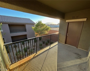 6868 Sky Pointe Drive - Photo Thumbnail 6
