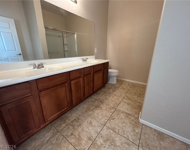 6868 Sky Pointe Drive - Photo Thumbnail 4