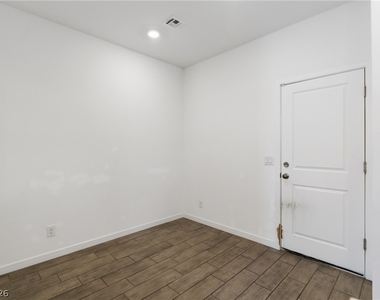 222 Krameria Avenue - Photo Thumbnail 5