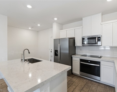 222 Krameria Avenue - Photo Thumbnail 2