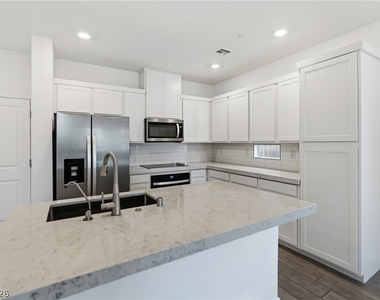 222 Krameria Avenue - Photo Thumbnail 3