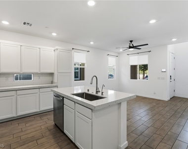 222 Krameria Avenue - Photo Thumbnail 4