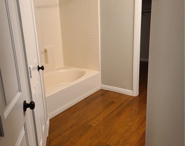 9352 S Villa Tuscany Avenue - Photo Thumbnail 32