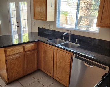 9352 S Villa Tuscany Avenue - Photo Thumbnail 17