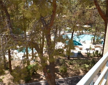 230 E Flamingo Road - Photo Thumbnail 6