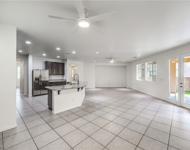 3182 Del Terra Avenue - Photo Thumbnail 11