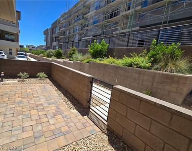 659 Fortis Creek Street - Photo Thumbnail 4
