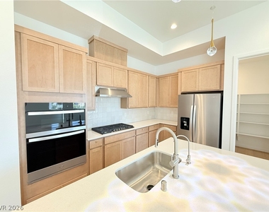 659 Fortis Creek Street - Photo Thumbnail 7