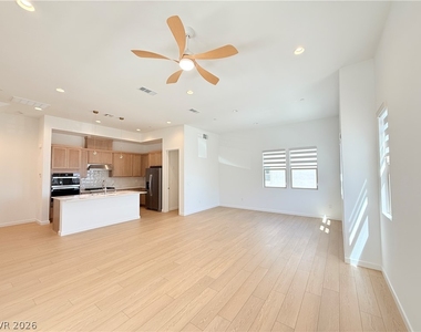 659 Fortis Creek Street - Photo Thumbnail 10