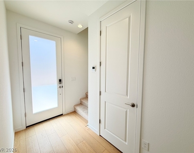 659 Fortis Creek Street - Photo Thumbnail 5