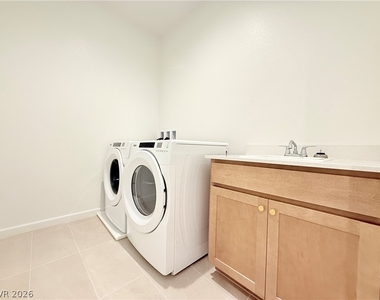 659 Fortis Creek Street - Photo Thumbnail 30