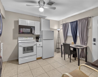 3730 Greenwood Dr. - Photo Thumbnail 16