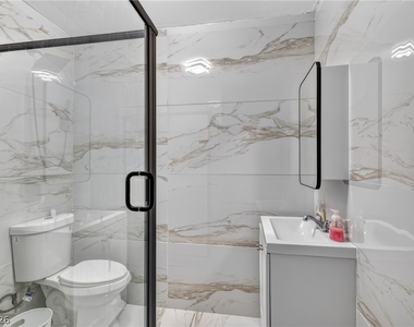 3730 Greenwood Dr. - Photo Thumbnail 18