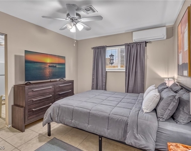 3730 Greenwood Dr. - Photo Thumbnail 14