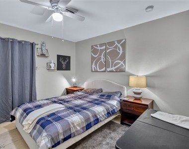 3730 Greenwood Dr. - Photo Thumbnail 8