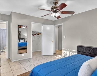 3730 Greenwood Dr. - Photo Thumbnail 10