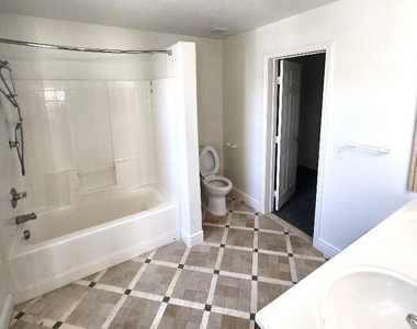 10544 Blanca Peak Avenue - Photo Thumbnail 21