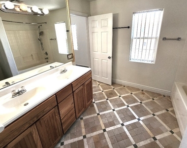 10544 Blanca Peak Avenue - Photo Thumbnail 20