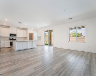 3952 Henny Avenue - Photo Thumbnail 7