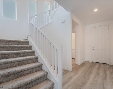 3952 Henny Avenue - Photo Thumbnail 6