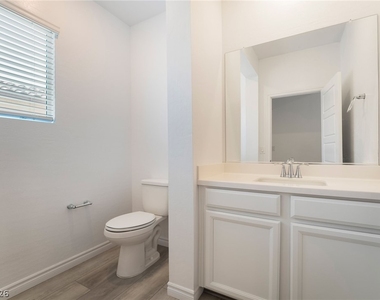 3952 Henny Avenue - Photo Thumbnail 8
