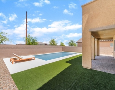 3952 Henny Avenue - Photo Thumbnail 40