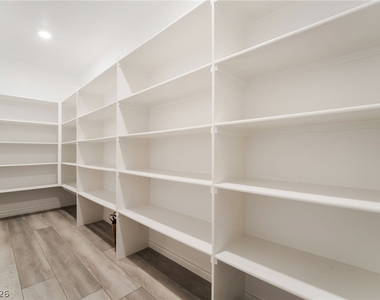 3952 Henny Avenue - Photo Thumbnail 17