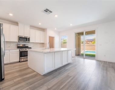 3952 Henny Avenue - Photo Thumbnail 13