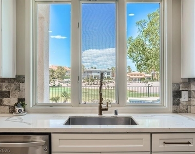 8900 Rainbow Ridge Drive - Photo Thumbnail 10