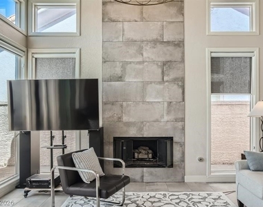 8900 Rainbow Ridge Drive - Photo Thumbnail 4