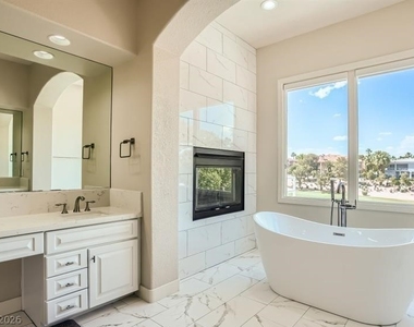 8900 Rainbow Ridge Drive - Photo Thumbnail 18