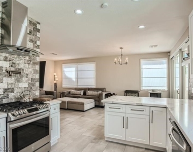 8900 Rainbow Ridge Drive - Photo Thumbnail 11