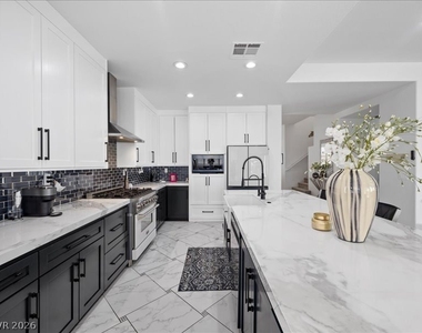 750 Vortex Avenue - Photo Thumbnail 5